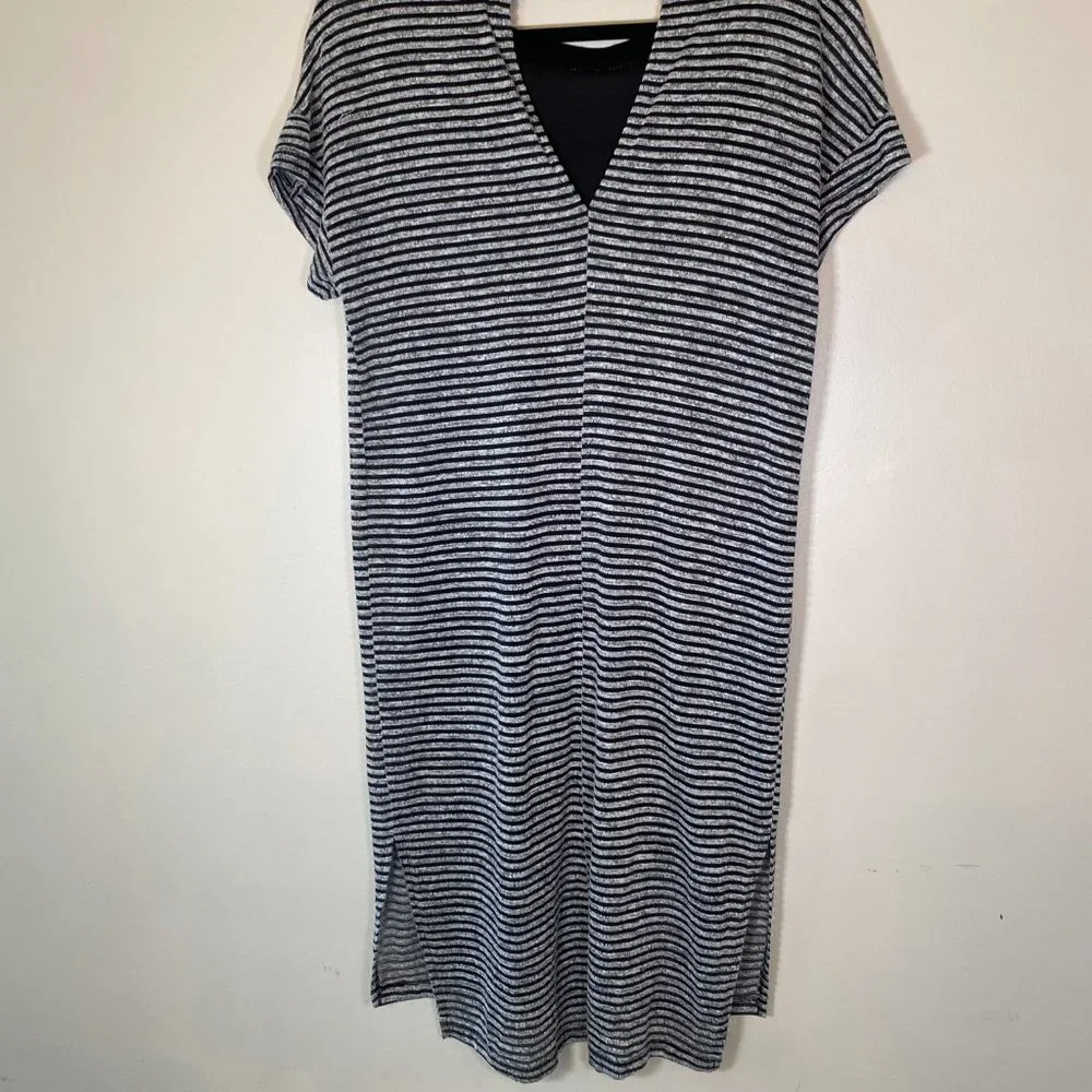 Nordstrom Lush Midi Knit Dress in Grey and Black Stripe - Picture 7 of 9